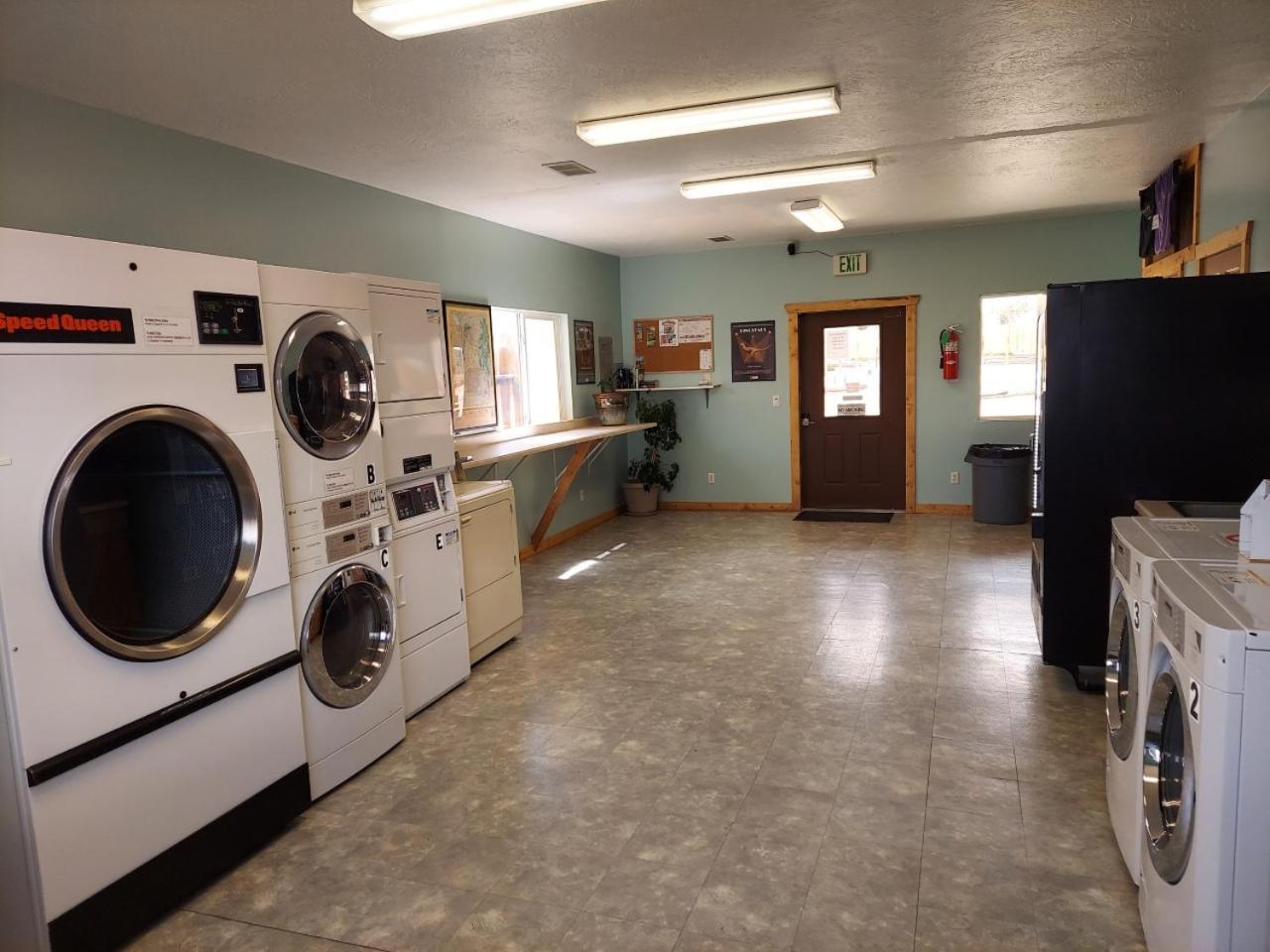 Canyons Of Escalante Rv Park Exterior photo