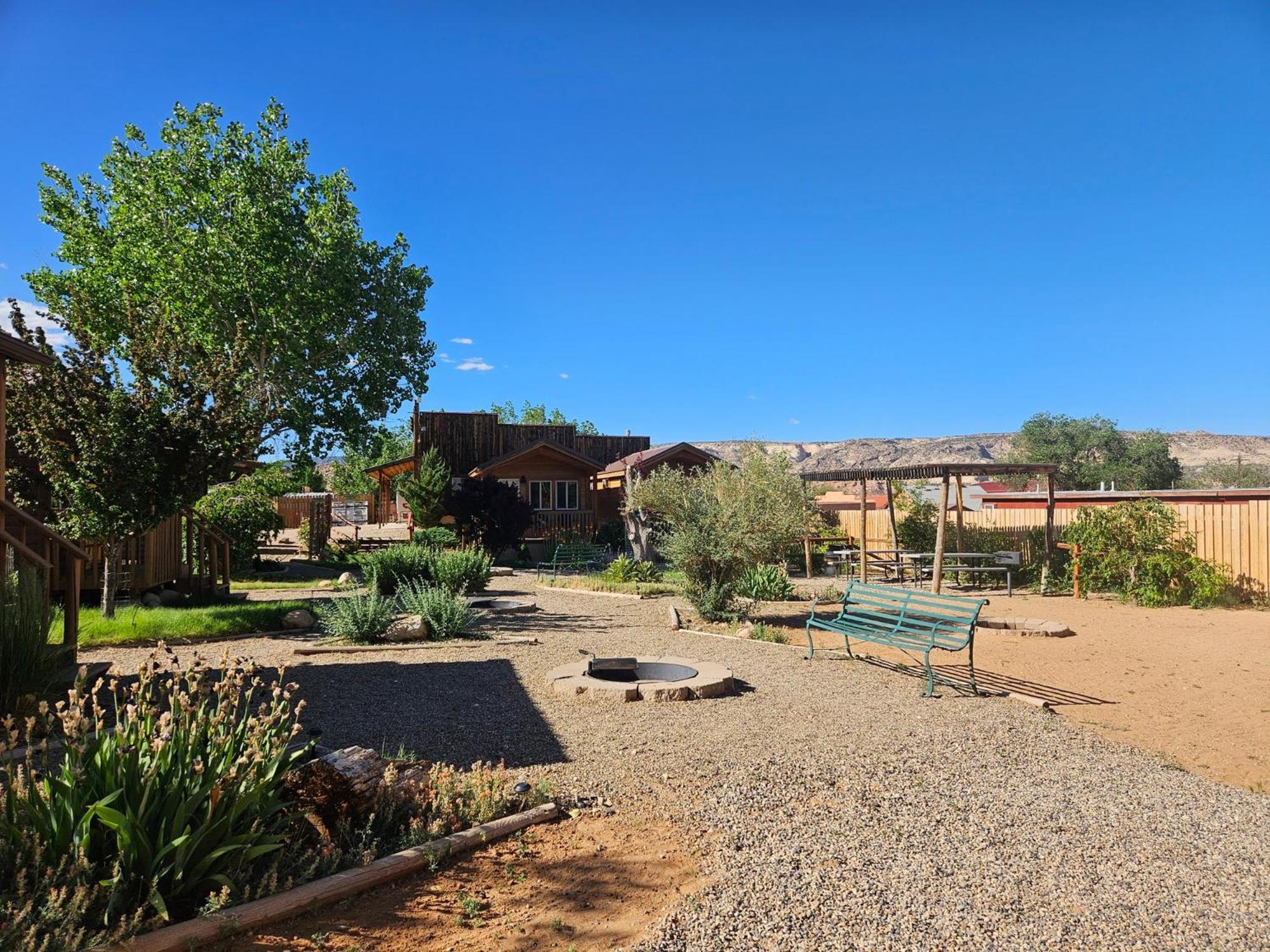 Canyons Of Escalante Rv Park Exterior photo